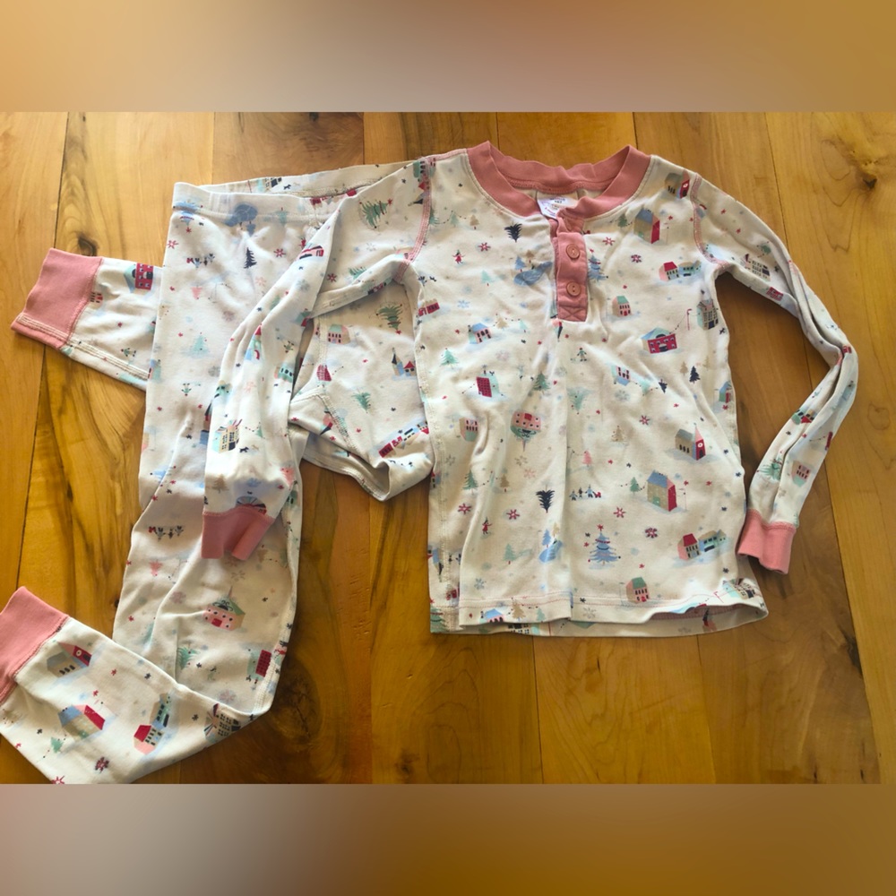 HANNA ANDERSSON pjs size 120